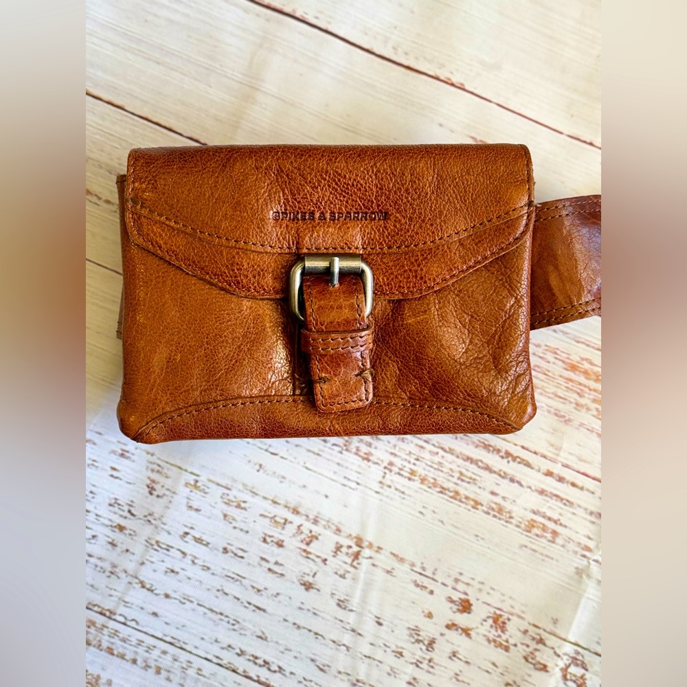 Spikes and Sparrow Leather cross body/fanny pack for sale - tan - never worn